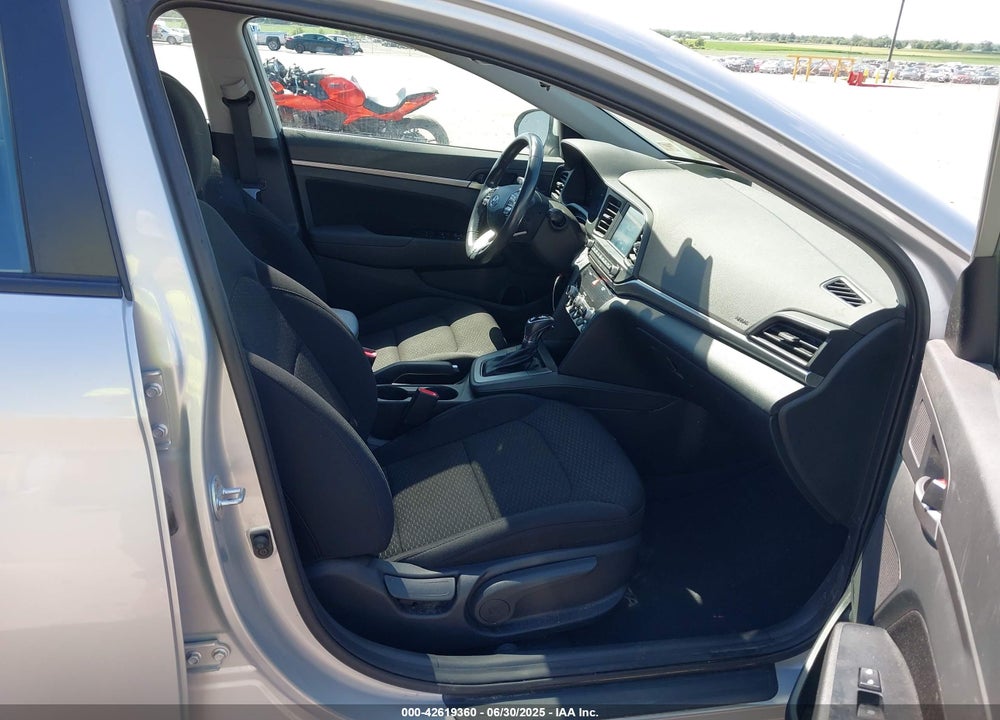 2019 HYUNDAI ELANTRA VIN: 5NPD84LF0KH480080