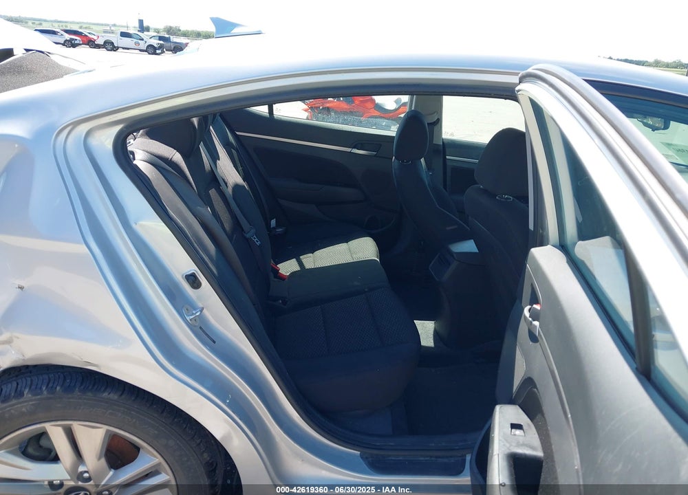 2019 HYUNDAI ELANTRA VIN: 5NPD84LF0KH480080