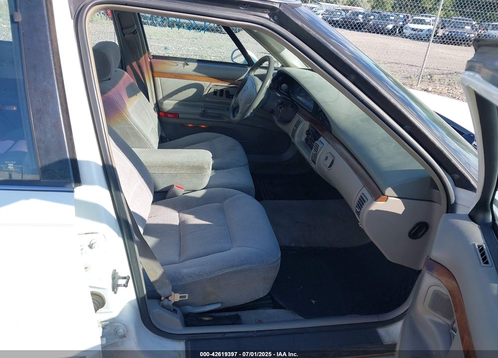 1998 OLDSMOBILE EIGHTY-EIGHT VIN: 1G3HN52K5W4842415