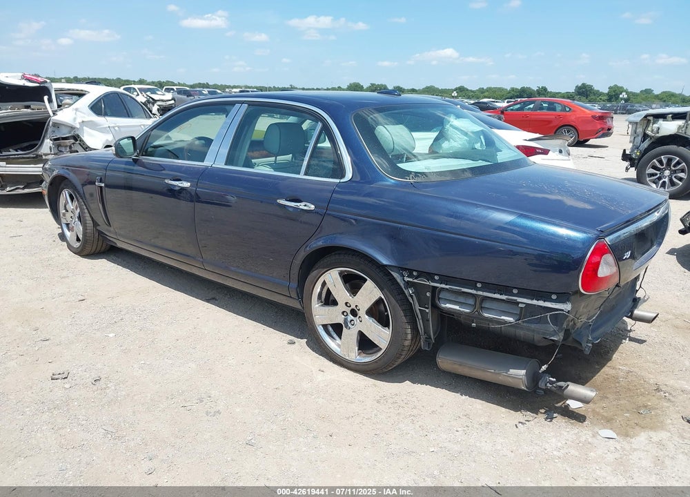 2009 JAGUAR XJ VIN: SAJWA71B49SH31116