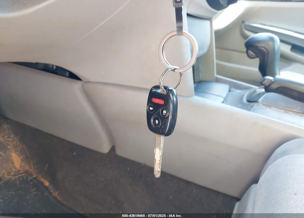 2010 HONDA ACCORD VIN: 1HGCP2F41AA034461
