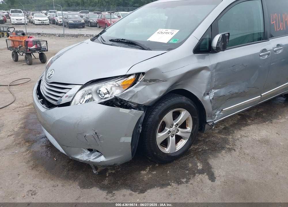 2017 TOYOTA SIENNA LE 8 PASSENGER VIN: 5TDKZ3DC4HS802872