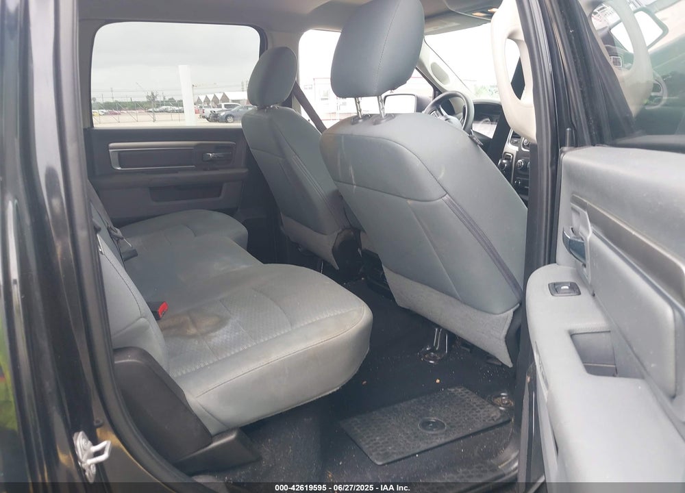 2019 RAM 1500 CLASSIC VIN: 1C6RR6TT8KS571918