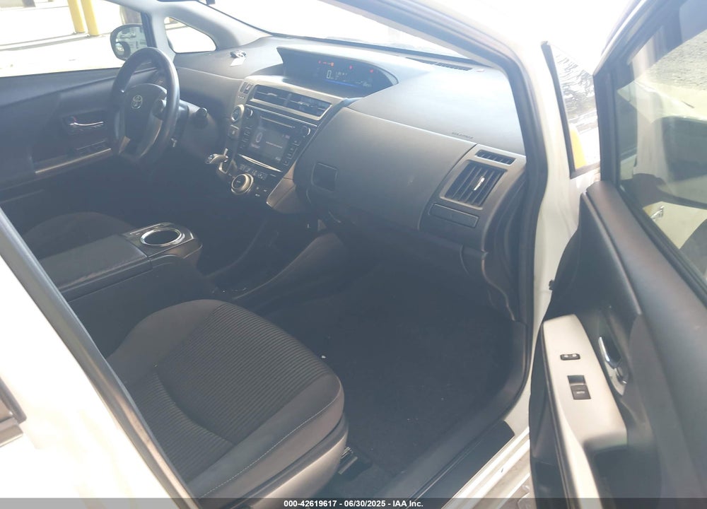 2017 TOYOTA PRIUS V VIN: JTDZN3EU6HJ063339