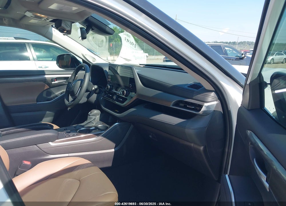 2025 TOYOTA HIGHLANDER HYBRID VIN: 5TDKBRCH0SS664727