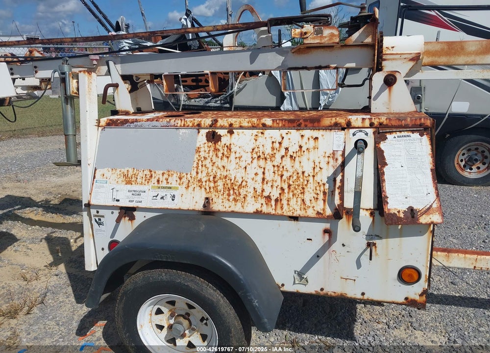 2003 EQUIPMENT GENIE LIFT TML4000N VIN: 00000000000188074
