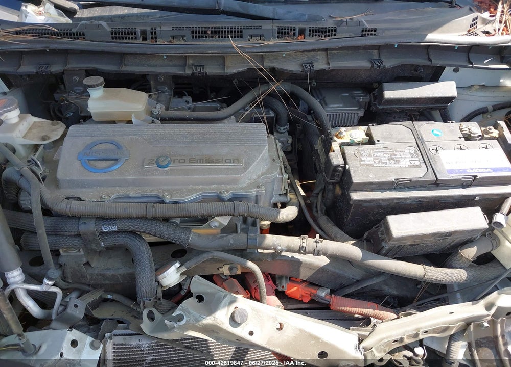 2011 NISSAN LEAF SL VIN: JN1AZ0CP4BT001207