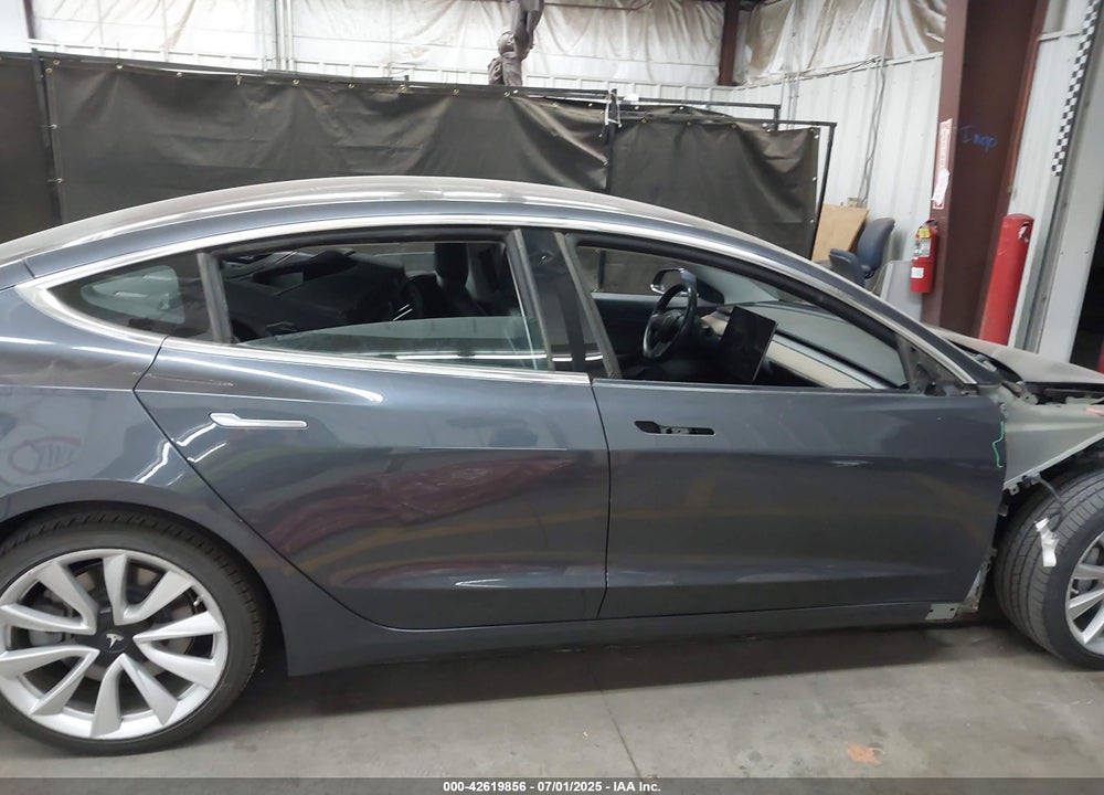 2018 TESLA MODEL 3 VIN: 5YJ3E1EA4JF009504