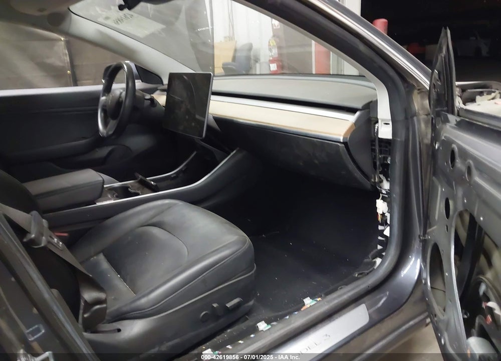 2018 TESLA MODEL 3 VIN: 5YJ3E1EA4JF009504
