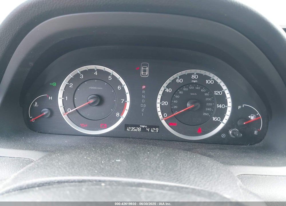 2009 HONDA ACCORD VIN: 1HGCP26889A050042