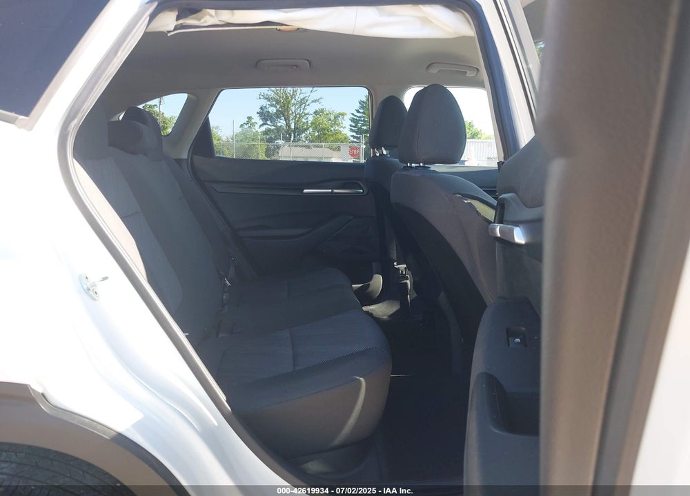 2022 KIA SELTOS VIN: KNDEPCAA1N7330044