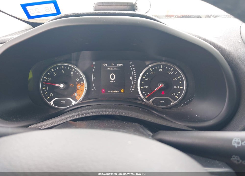 2016 JEEP RENEGADE LATITUDE VIN: ZACCJBBT5GPD63282