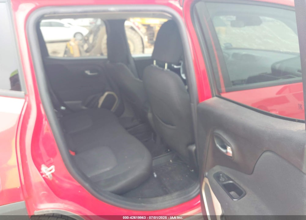 2016 JEEP RENEGADE LATITUDE VIN: ZACCJBBT5GPD63282