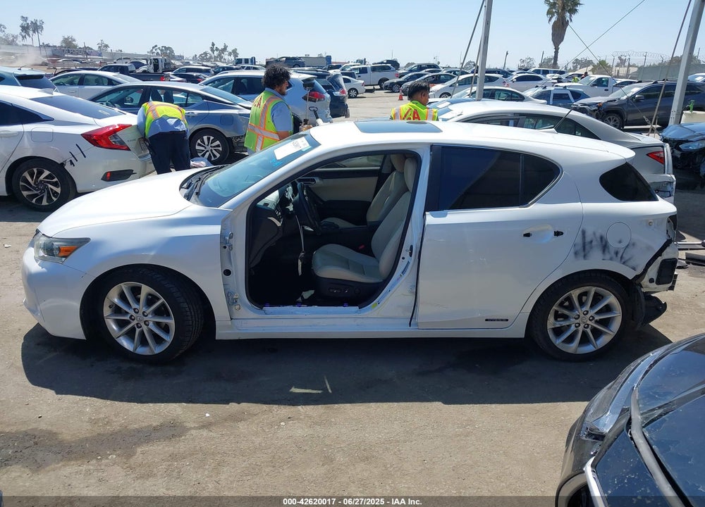 2011 LEXUS CT200H VIN: JTHKD5BH6B2032714