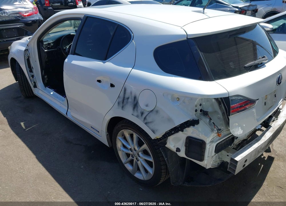 2011 LEXUS CT200H VIN: JTHKD5BH6B2032714