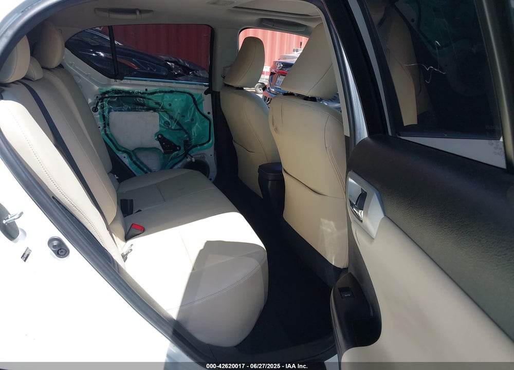 2011 LEXUS CT200H VIN: JTHKD5BH6B2032714