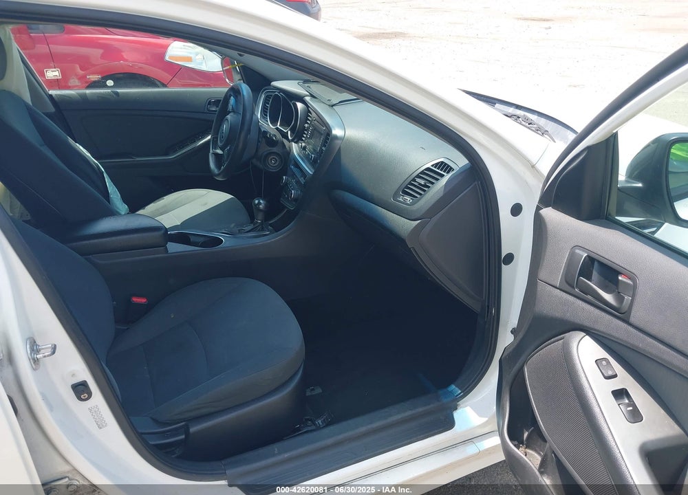 2015 KIA OPTIMA VIN: KNAGM4A70F5592644