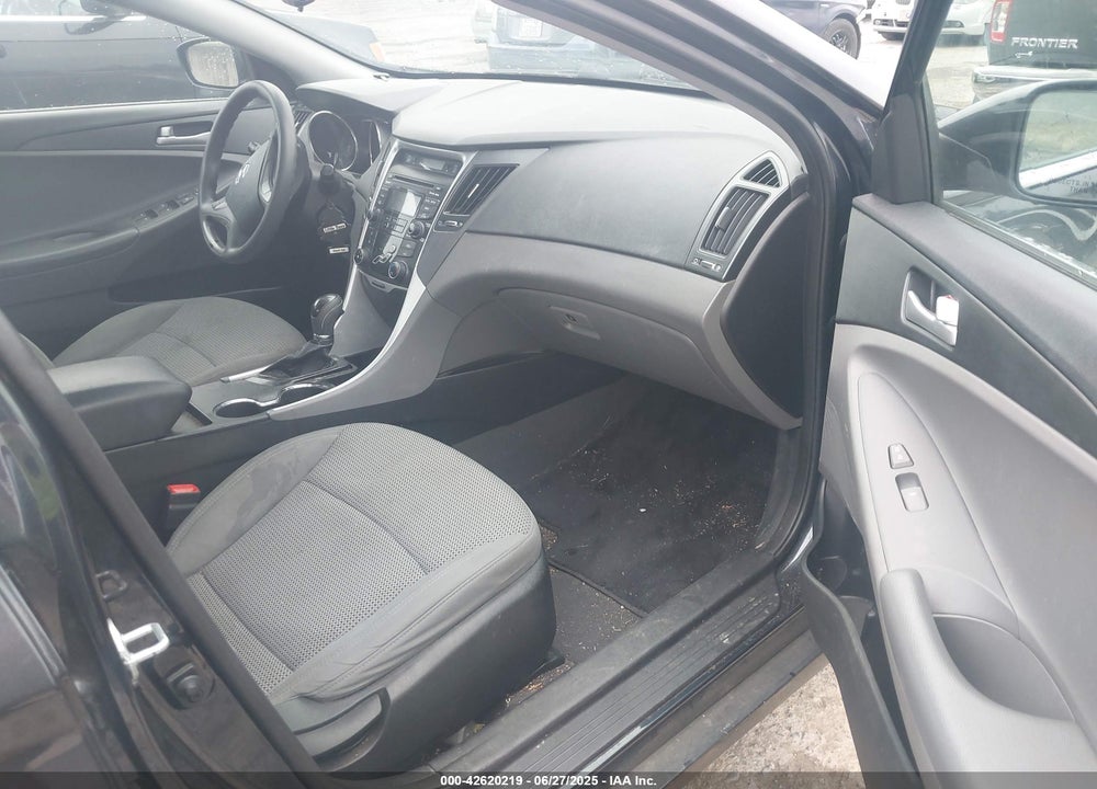2012 HYUNDAI SONATA VIN: 5NPEB4AC1CH484266