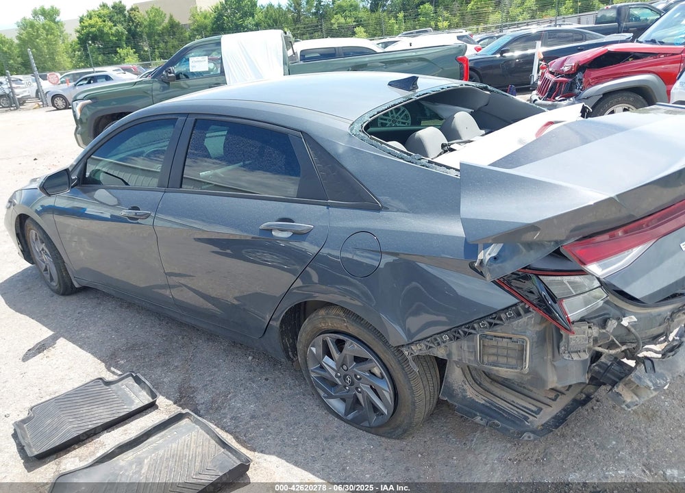 2024 HYUNDAI ELANTRA VIN: KMHLM4DG4RU717115