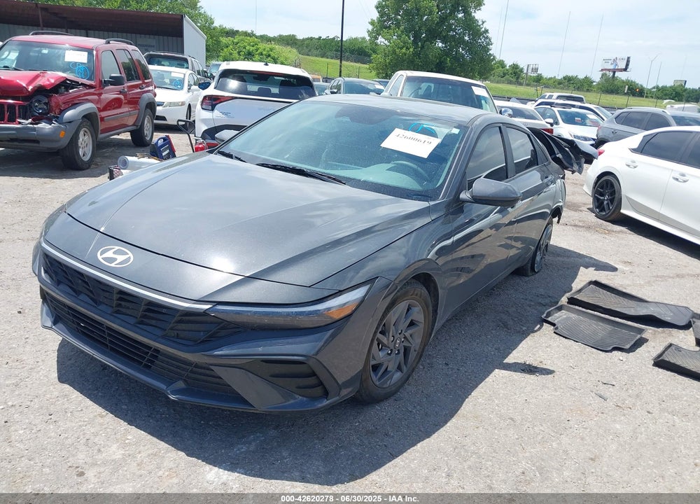 2024 HYUNDAI ELANTRA VIN: KMHLM4DG4RU717115