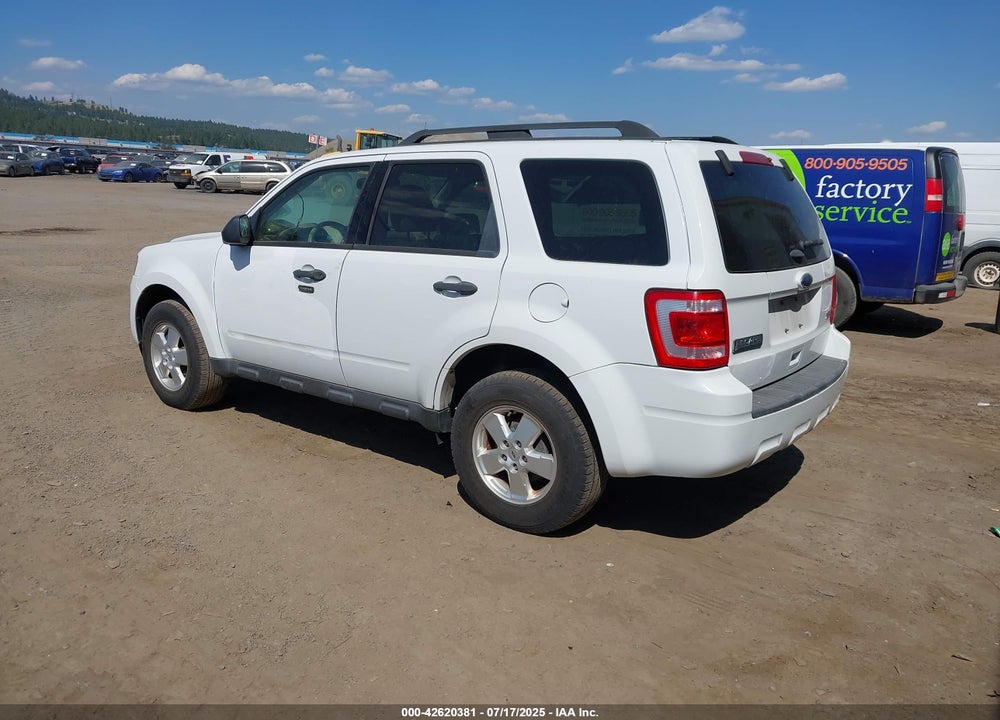 2011 FORD ESCAPE VIN: 1FMCU0DG2BKB04601