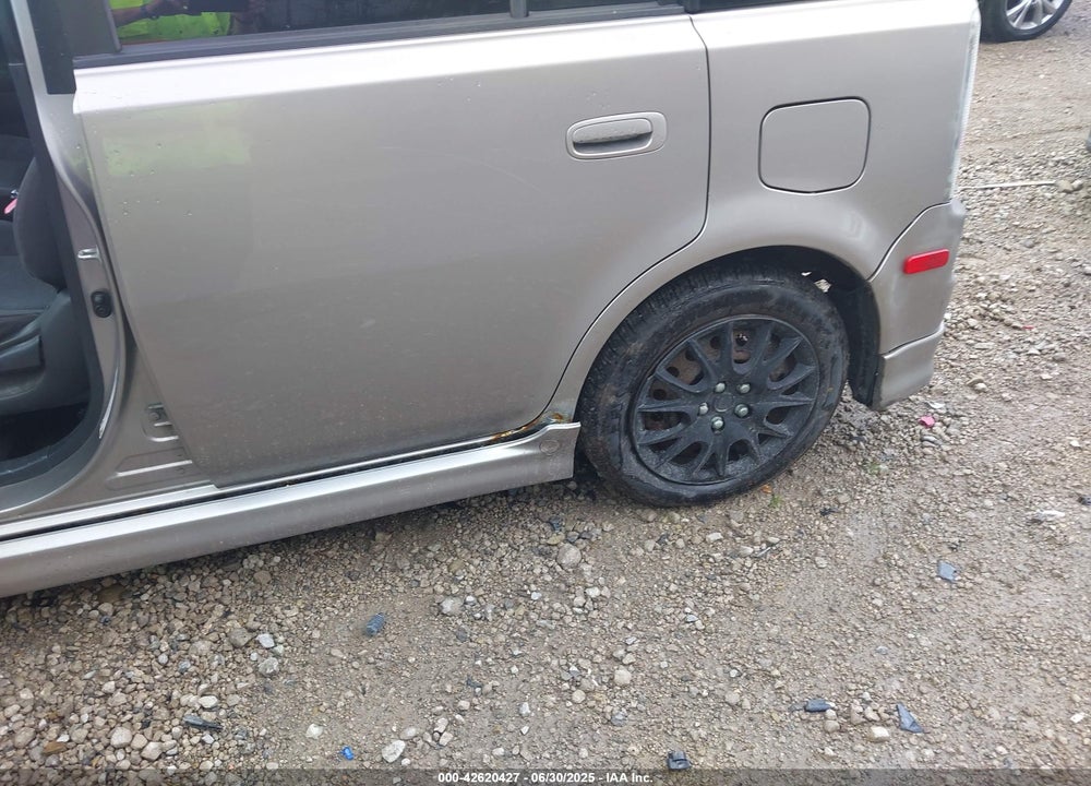 2005 SCION XB VIN: JTLKT334X50194287