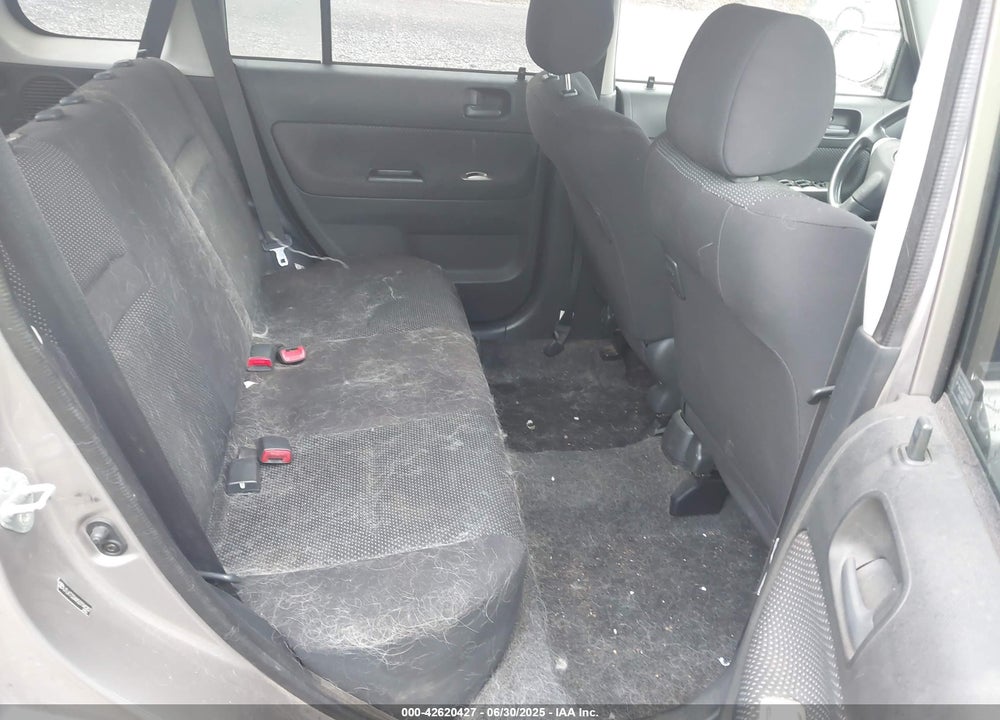 2005 SCION XB VIN: JTLKT334X50194287
