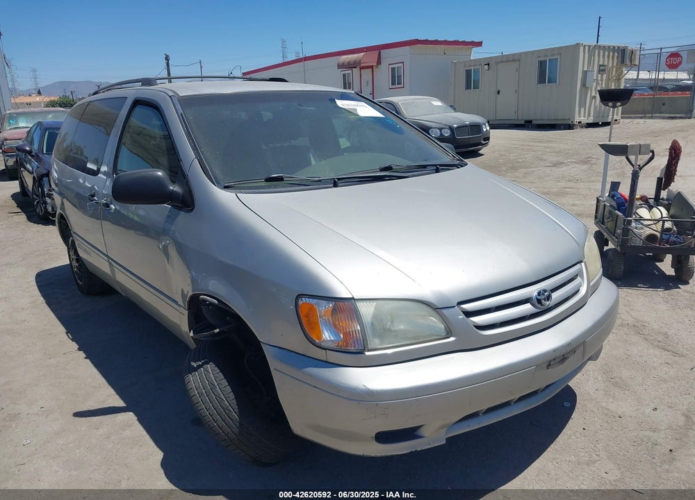 2002 TOYOTA SIENNA VIN: 4T3ZF13C52U452607