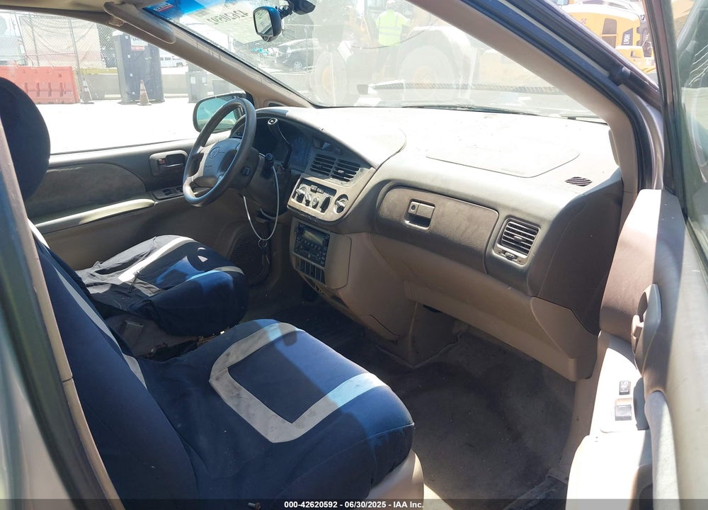 2002 TOYOTA SIENNA VIN: 4T3ZF13C52U452607
