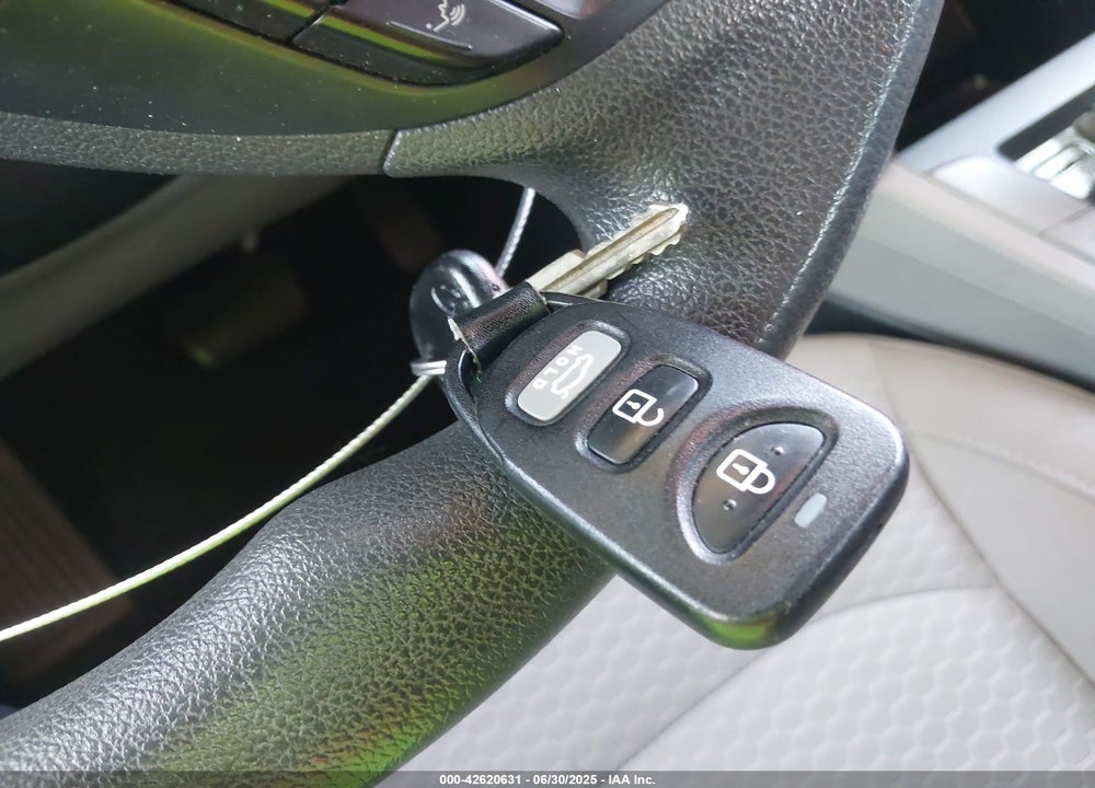 2019 HYUNDAI ELANTRA VIN: KMHD84LFXKU743404