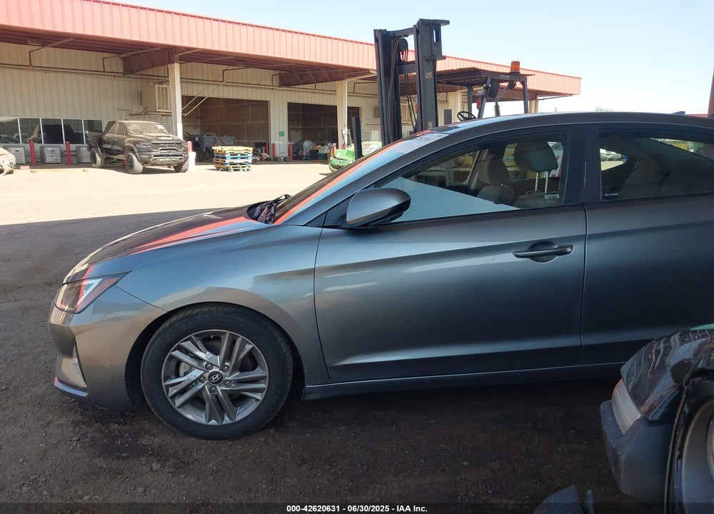 2019 HYUNDAI ELANTRA VIN: KMHD84LFXKU743404