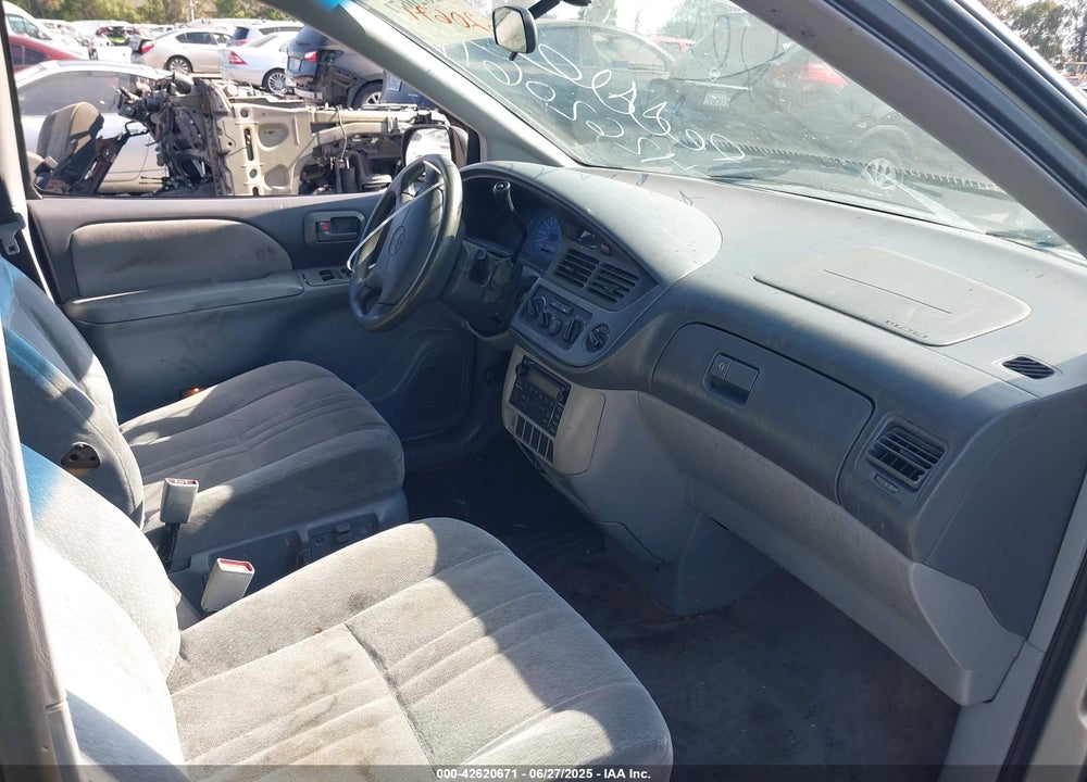 2002 TOYOTA SIENNA CE VIN: 4T3ZF19C72U470601