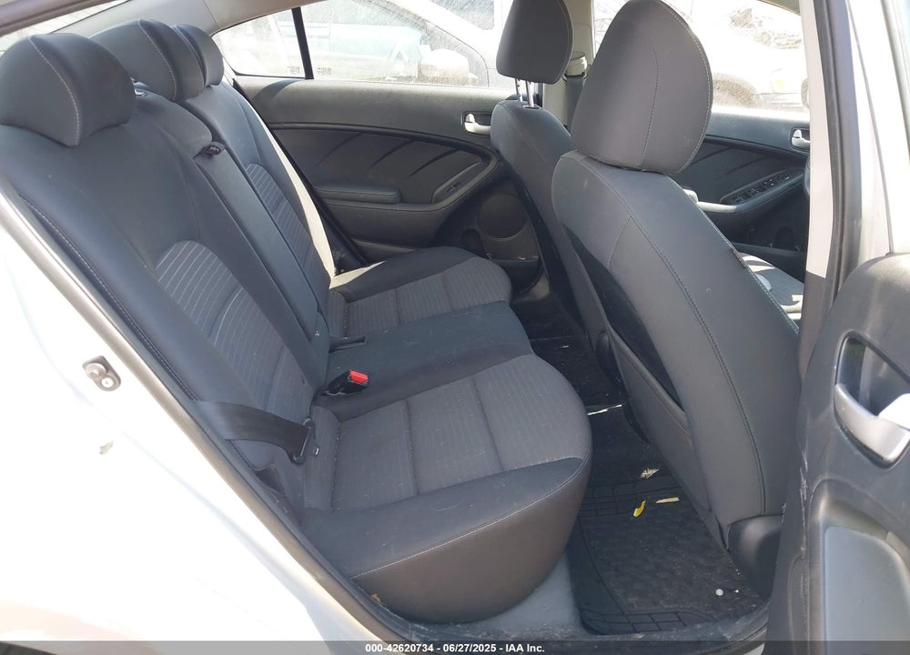 2017 KIA FORTE VIN: 3KPFL4A78HE123004