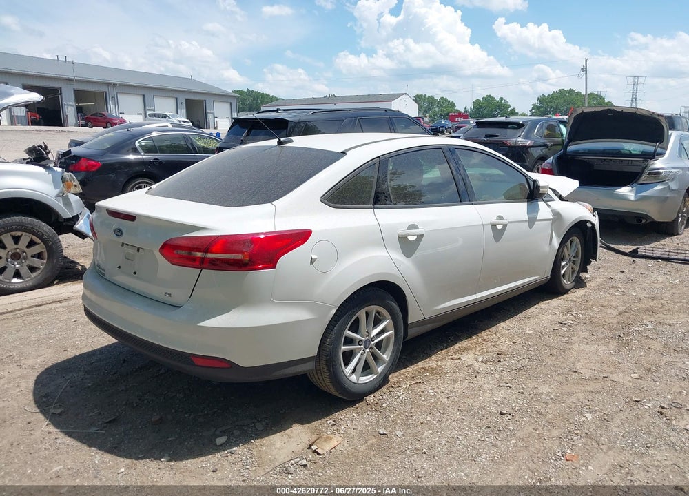 2017 FORD FOCUS VIN: 1FADP3F2XHL332132