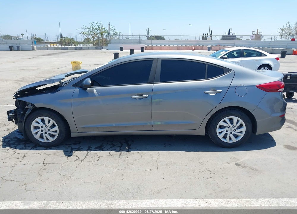 2018 HYUNDAI ELANTRA VIN: 5NPD74LF7JH338911
