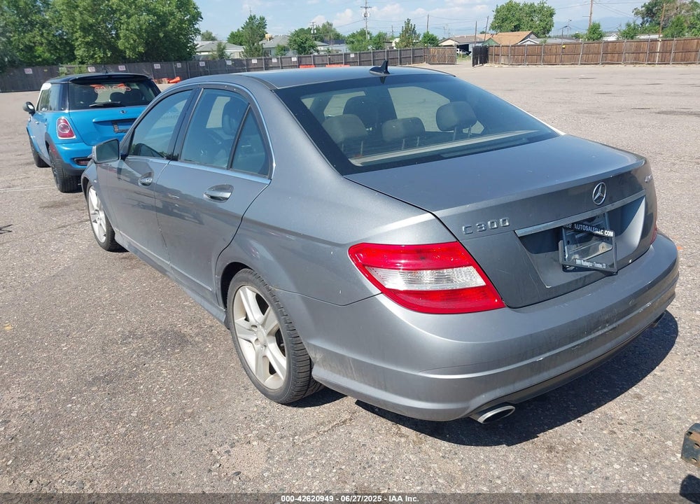 2011 MERCEDES-BENZ C CLASS VIN: WDDGF8BB8BR156320
