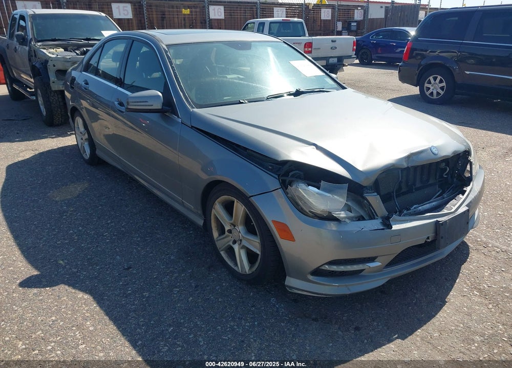 2011 MERCEDES-BENZ C CLASS VIN: WDDGF8BB8BR156320