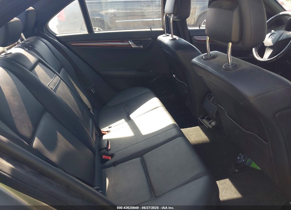 2011 MERCEDES-BENZ C CLASS VIN: WDDGF8BB8BR156320
