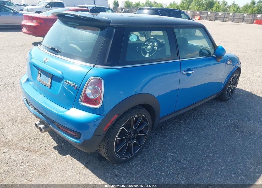 2012 MINI COOPER S VIN: WMWSV3C55CTY29181