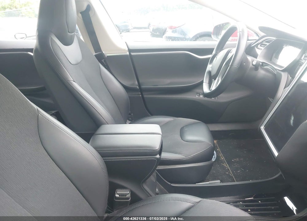2015 TESLA MODEL S VIN: 5YJSA1H25FF084053