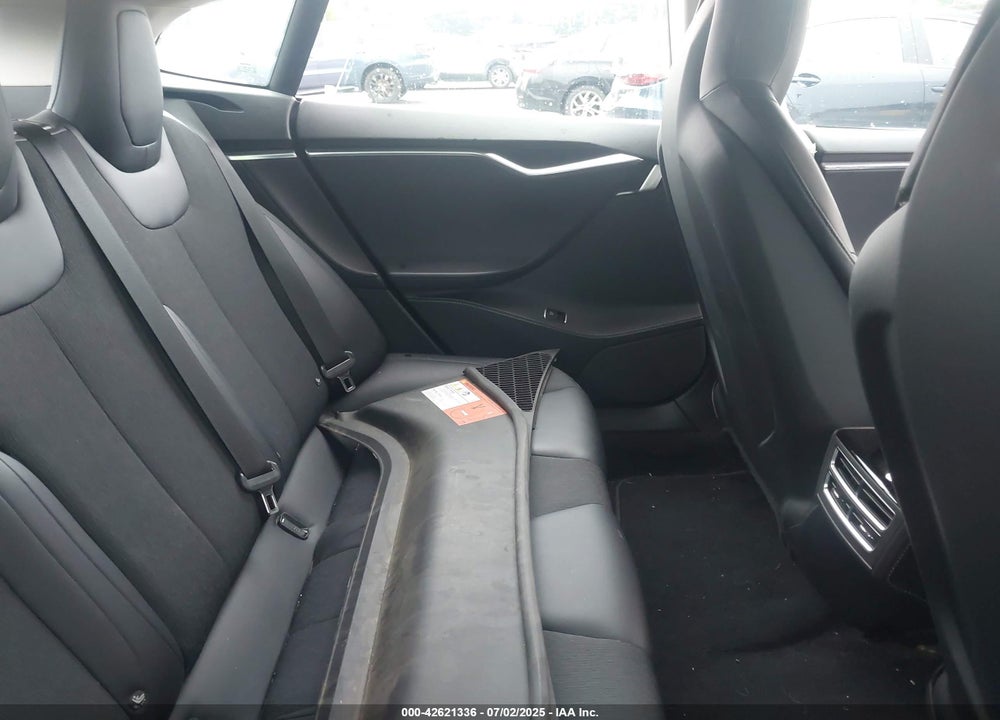2015 TESLA MODEL S VIN: 5YJSA1H25FF084053