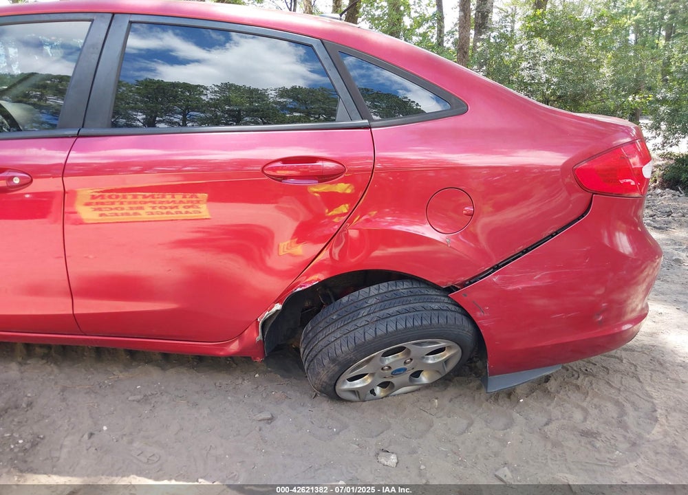 2011 FORD FIESTA VIN: 3FADP4CJ0BM221886