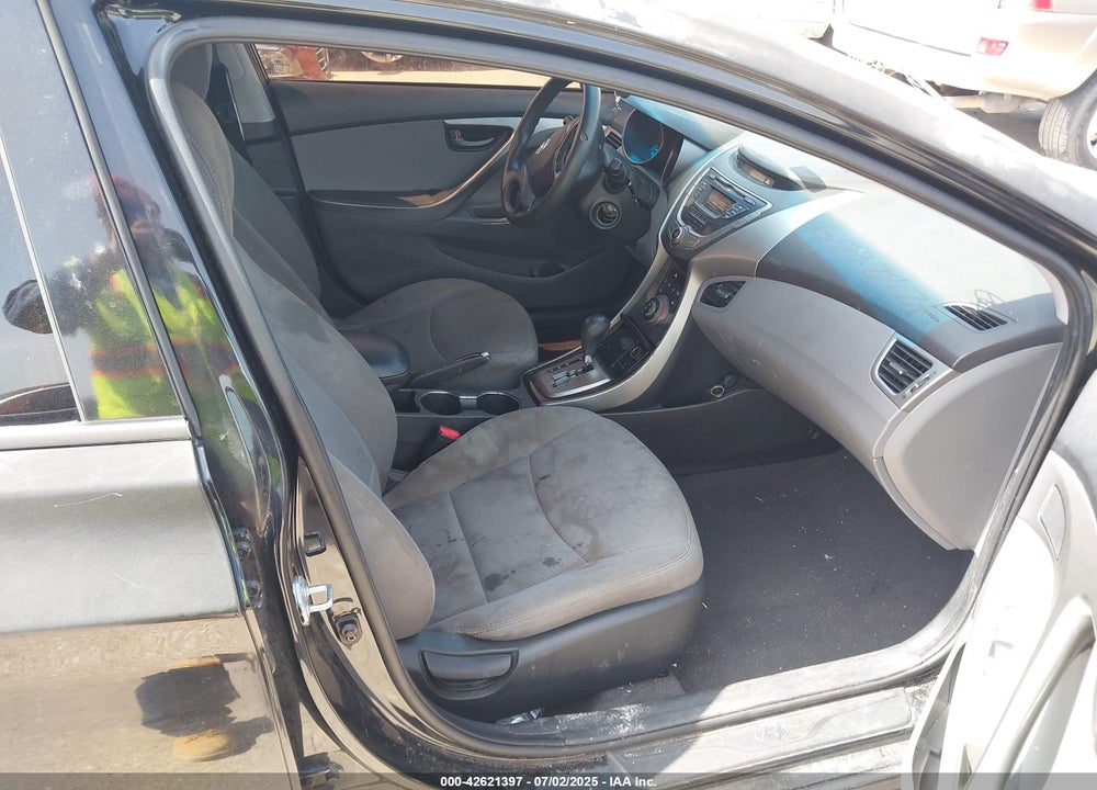 2013 HYUNDAI ELANTRA VIN: 5NPDH4AE0DH218203