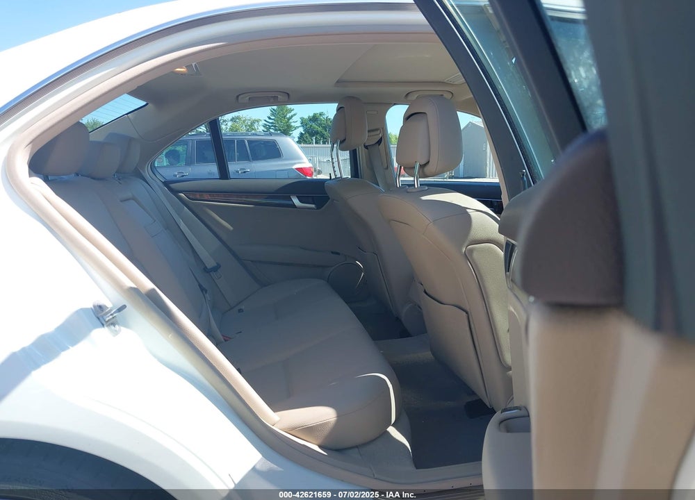 2012 MERCEDES-BENZ C VIN: WDDGF8BB8CA691471