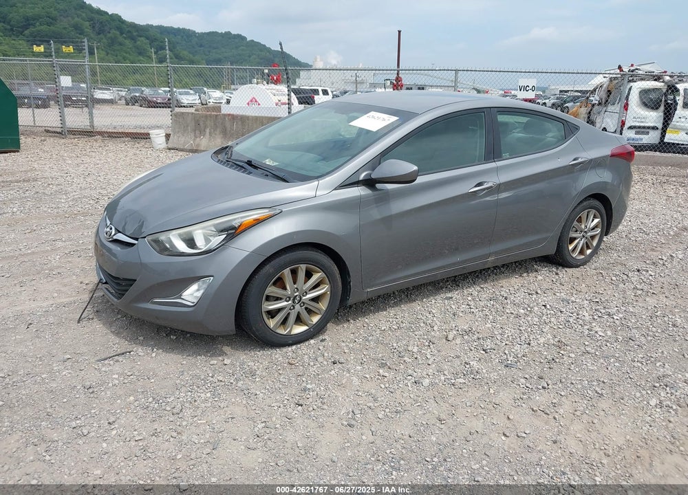 2014 HYUNDAI ELANTRA VIN: 5NPDH4AE4EH470831