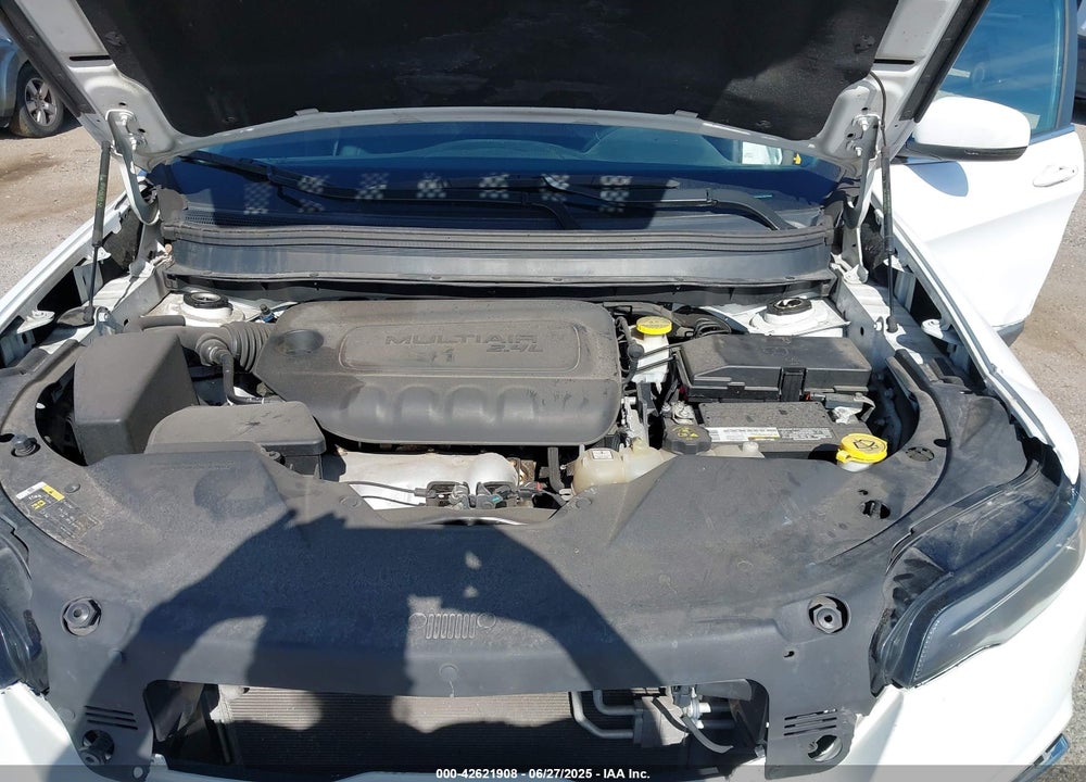 2019 JEEP CHEROKEE LIMITED FWD VIN: 1C4PJLDB1KD380924
