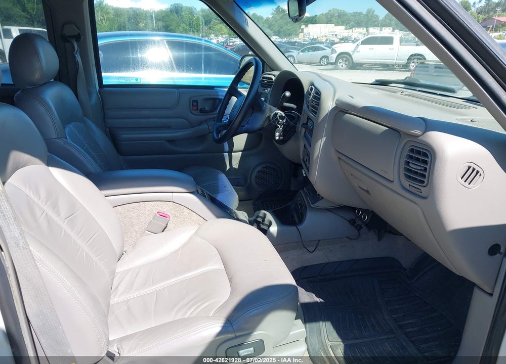 1999 CHEVROLET BLAZER LT VIN: 1GNDT13W4X2112417