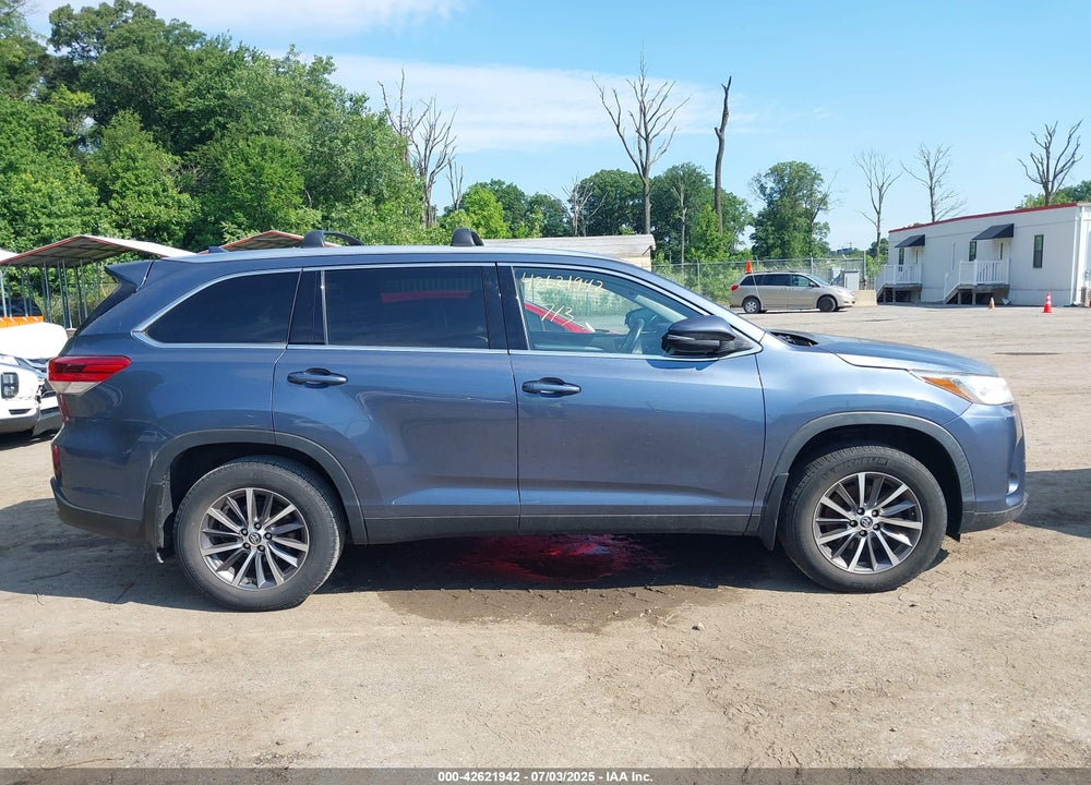 2019 TOYOTA HIGHLANDER VIN: 5TDJZRFH9KS734440