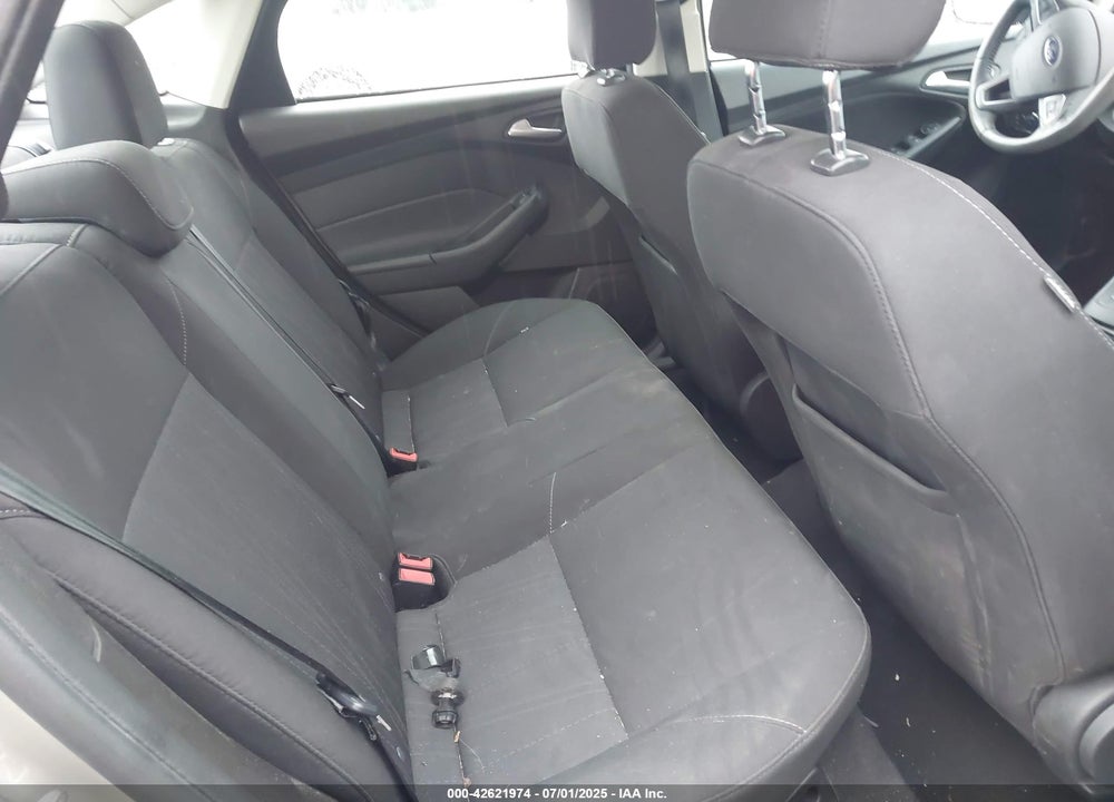 2016 FORD FOCUS VIN: 1FADP3F26GL359178