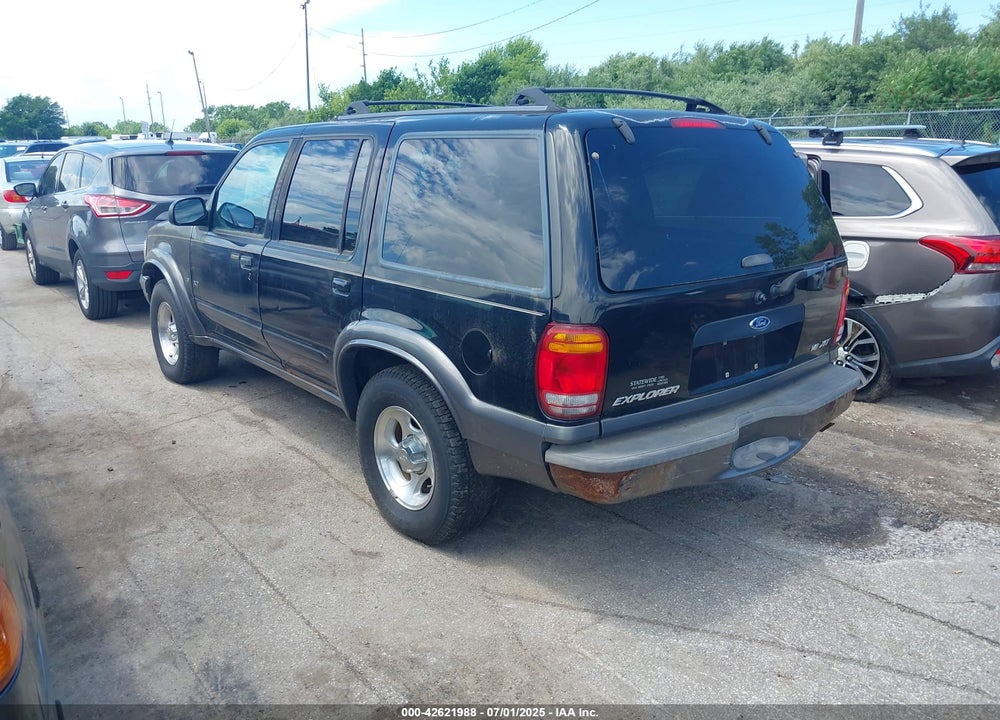 2000 FORD EXPLORER XLT VIN: 1FMZU83P0YZA06693
